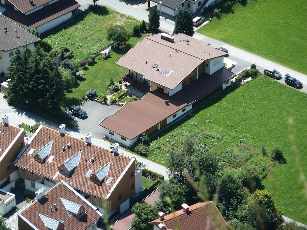 Gaestehaus Waltraud Längenfeld Exterior photo